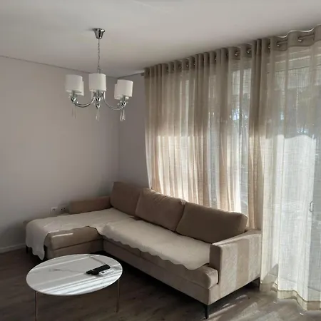 Cozy 3br Near Gated Familyfriendly Appartamento Plazhi San Pietro